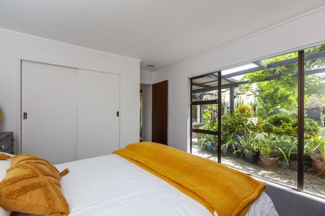 Photo of property in 15a Rosebank Grove, Waikanae, 5036