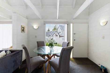 Photo of property in 3/20 Selwyn Road, Cockle Bay, Auckland, 2014