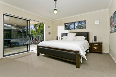 Photo of property in 12 Samuel Cross Place, Greenhithe, Auckland, 0632