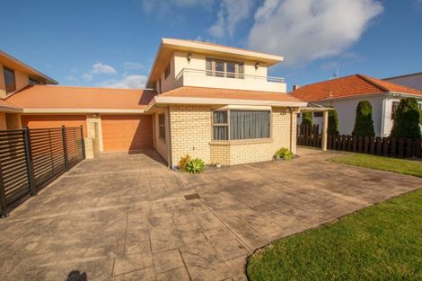 Photo of property in 60a Pitau Road, Mount Maunganui, 3116