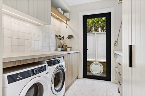 Photo of property in 71a Ngataringa Road, Devonport, Auckland, 0624