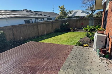 Photo of property in 1a Kingsgate Way, Havelock North, 4130