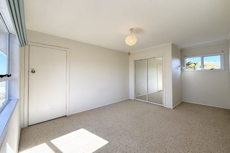 Photo of property in 1 Sunnynook Road, Forrest Hill, Auckland, 0620