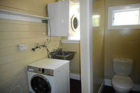 Photo of property in 82 Kelburn Parade, Kelburn, Wellington, 6012