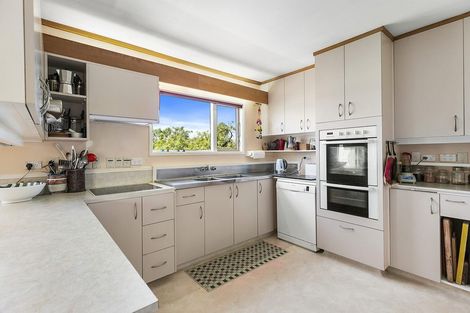 Photo of property in 15 Spinnaker Drive, Whitby, Porirua, 5024