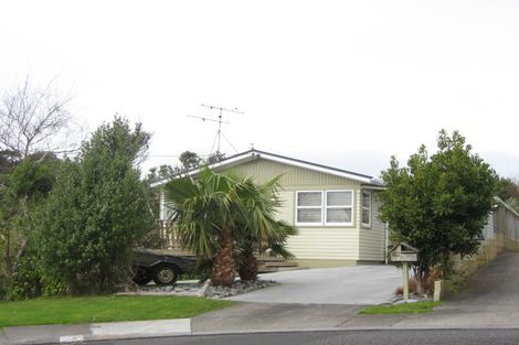 Photo of property in 18 Mckellar Street, Oakura, 4314