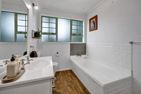 Photo of property in 17 Konini Street, Inglewood, 4330