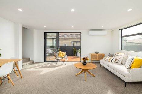 Photo of property in 2/33 Wyon Street, Linwood, Christchurch, 8062