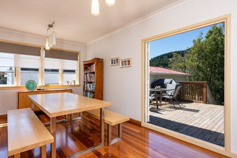 Photo of property in 18 Coates Street, Tawa, Wellington, 5028