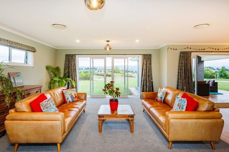 Photo of property in 21 Loveston Lane, Kelvin Grove, Palmerston North, 4470