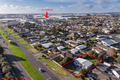 Photo of property in 336 Roscommon Road, Clendon Park, Auckland, 2103