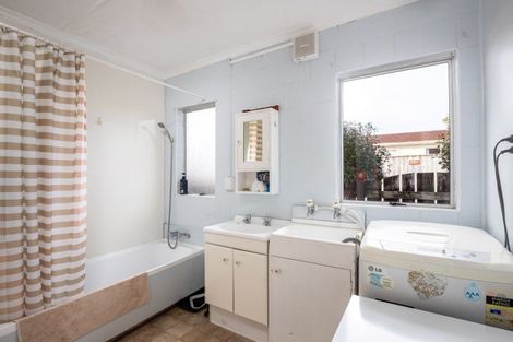 Photo of property in 242c Huatoki Street, Upper Vogeltown, New Plymouth, 4310