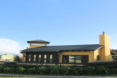 Photo of property in 25 Saint Ives Drive, Camborne, Porirua, 5026