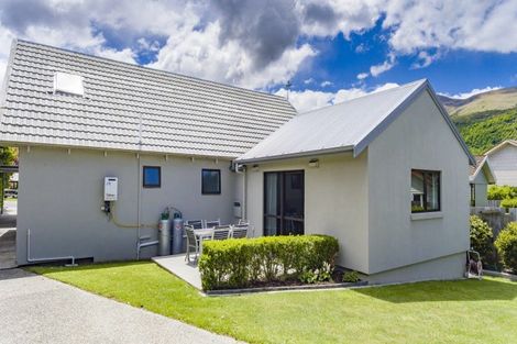 Photo of property in 27 Hood Crescent, Arrowtown, 9302