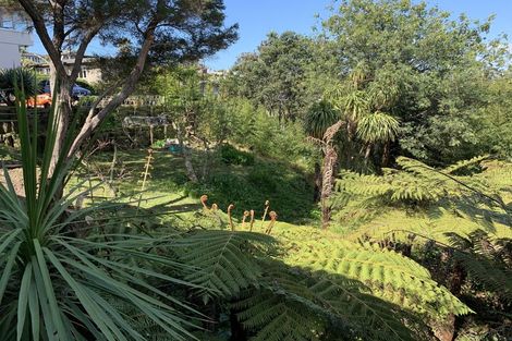 Photo of property in 1/2 Parr Terrace, Castor Bay, Auckland, 0620