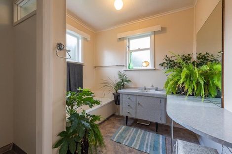 Photo of property in 273 Middleton Road, Glenside, Wellington, 6037