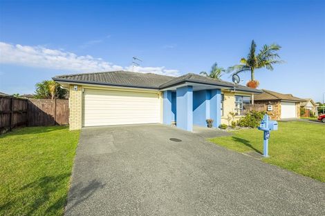 Photo of property in 18 Aberdeen Crescent, Wattle Downs, Auckland, 2103