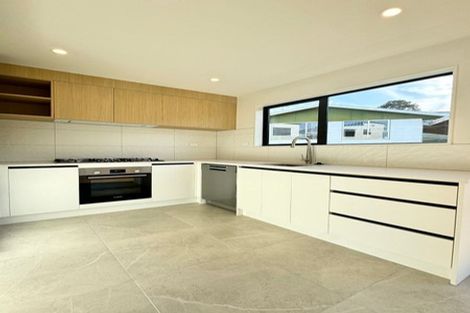 Photo of property in 8a Datura Place, Sunnynook, Auckland, 0620