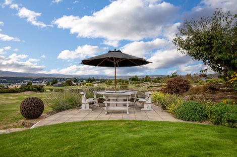 Photo of property in 10 Old Golf Course Road, Bridge Hill, Alexandra, 9320