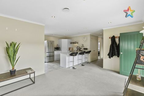 Photo of property in 25 Grimsby Grove, Wainuiomata, Lower Hutt, 5014