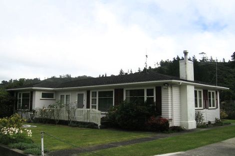 Photo of property in 60 Bird Grove, Stokes Valley, Lower Hutt, 5019