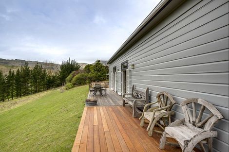 Photo of property in 972 Kahuranaki Road, Kahuranaki, Havelock North, 4295