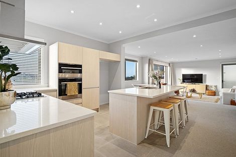 Photo of property in 79 Te Oneroa Way, Long Bay, Auckland, 0630