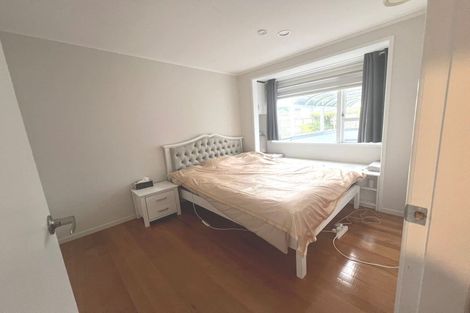 Photo of property in 12 Kereru Street, Henderson, Auckland, 0612