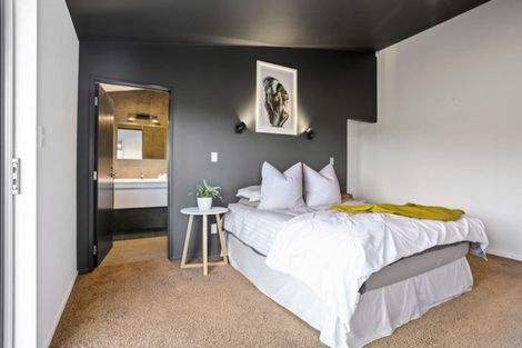 Photo of property in 10 Gavinike Place, Waimauku, 0812