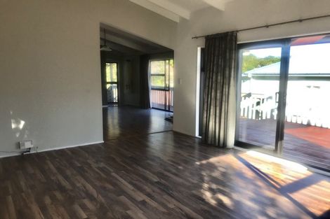 Photo of property in 17 Poplar Road, Stanmore Bay, Whangaparaoa, 0932