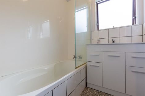 Photo of property in 17 Elizabeth Drive, West Harbour, Auckland, 0618