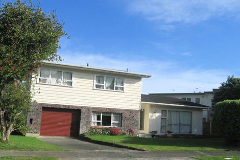 Photo of property in 32 Annan Grove, Papakowhai, Porirua, 5024