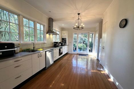 Photo of property in 2/43 Tahunanui Drive, Tahunanui, Nelson, 7011