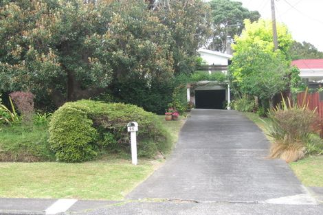 Photo of property in 33 Sunnyfield Crescent, Glenfield, Auckland, 0629