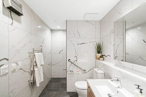 Photo of property in 1 Ngataringa Road, Devonport, Auckland, 0624