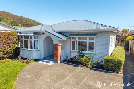 Photo of property in 18 Birdwood Road, Waterloo, Lower Hutt, 5011