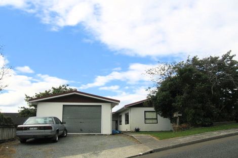 Photo of property in 5 Dunleith Grove, Silverstream, Upper Hutt, 5019