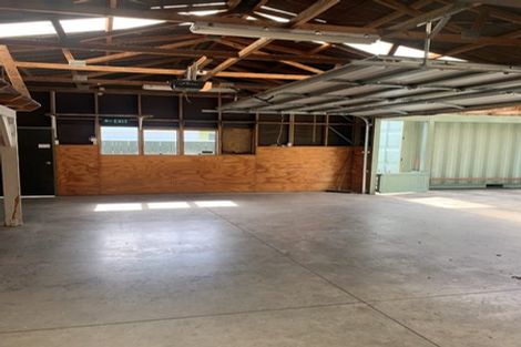 Photo of property in 292 Wellington Road, Wainuiomata, Lower Hutt, 5014