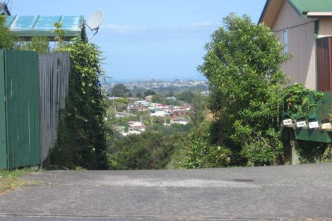 Photo of property in 1/82 Manuka Road, Glenfield, Auckland, 0629