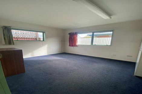Photo of property in 16 Middlepark Road, Sockburn, Christchurch, 8042