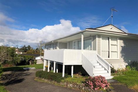 Photo of property in 37 Advene Road, Cockle Bay, Auckland, 2014