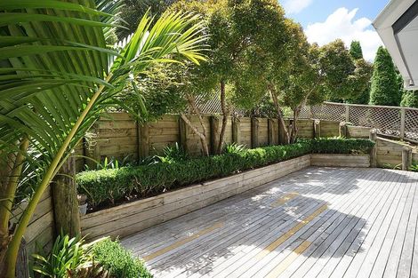 Photo of property in 17 Homewood Place, Chatswood, Auckland, 0626