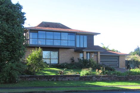 Photo of property in 30 Goodwood Drive, Goodwood Heights, Auckland, 2105