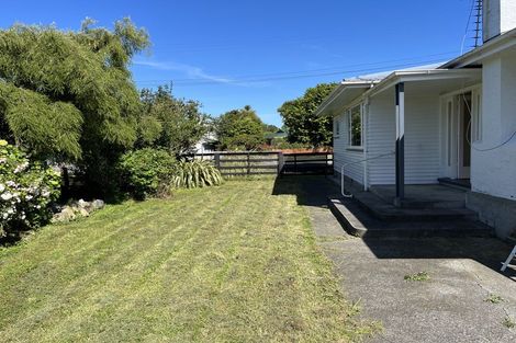 Photo of property in 52 Reading Street, Greytown, 5712