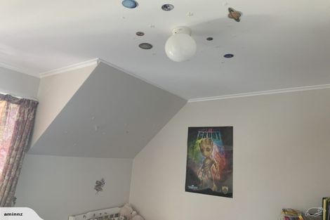 Photo of property in 27 Paddington Grove, Karori, Wellington, 6012