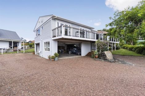 Photo of property in 76 Marine Parade, Mellons Bay, Auckland, 2014