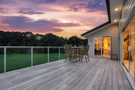 Photo of property in 15 Nola Road, Oratia, Auckland, 0604