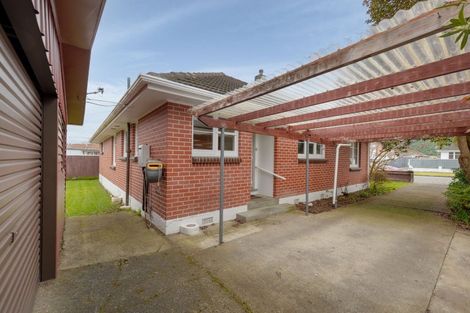 Photo of property in 44 Kowhai Avenue, Ebdentown, Upper Hutt, 5018