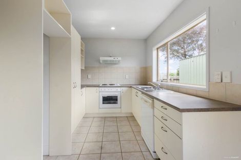 Photo of property in 7b Woodbank Drive, Glen Eden, Auckland, 0602