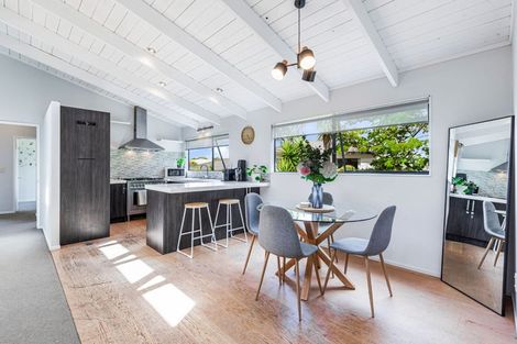 Photo of property in 10 Tokay Place, Huapai, Kumeu, 0810